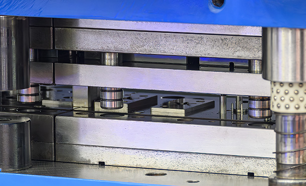 Metalworking with Progressive Die